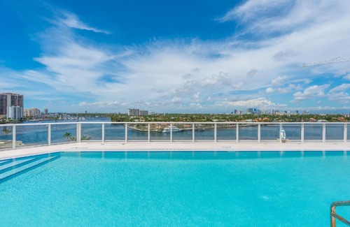 Central Beach Apartment | Tiffany House