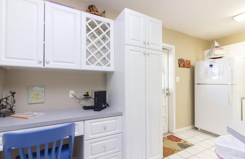 St. Augustine Beach House | Tiki Hut ~ Excellent Location ~ 1 house off the Beach!