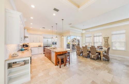 Siesta Key House | Topsail Cottage | Luxury Home on Siesta Key w/Heated Pool & Rooftop View of Gulf, Walk to Beach!