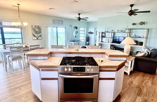 Lower Keys House | Torchview Lookout- Secluded Waterfront Retreat With 240’ Dock On Niles Channel