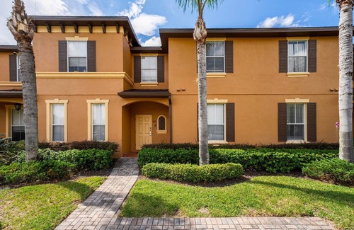 Highlands Reserve House | Town Home in Gated Resort with Lazy River & Waterslide Close to Attractions