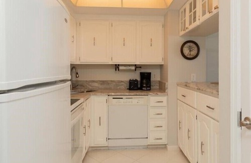 Marco Island House | Tradewinds 403- Enjoy Sunsets from the Balcony!
