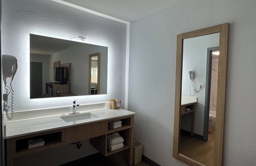 Gainesville Hotel | Travelodge by Wyndham Gainesville