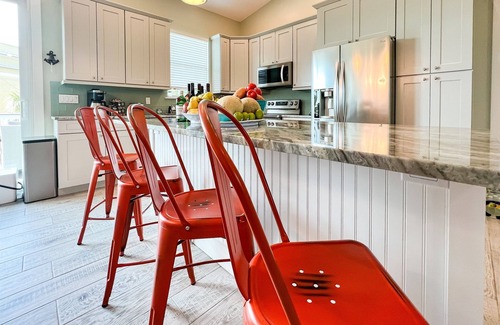 North Captiva House | Tropical Family Oasis: Pool, Spa, Golf Cart – End of Year Deals & Specials!