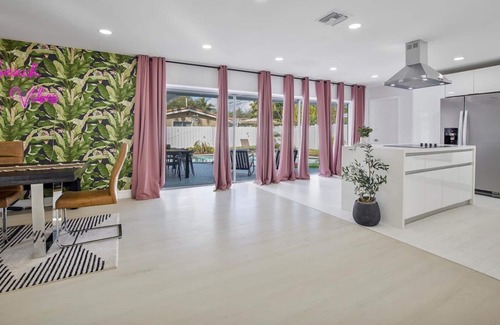 Imperial Point House | Tropical Oasis 3bd/2ba Villa