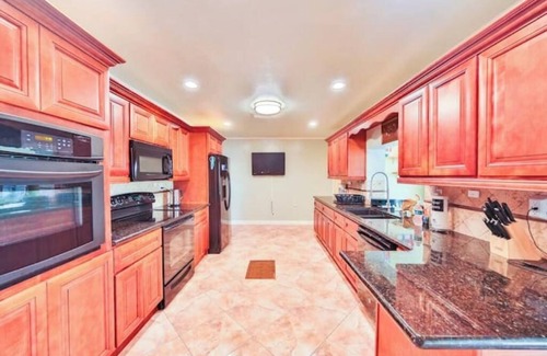 Hollywood Hills House | Tropical Paradise in Hollywood - 5305