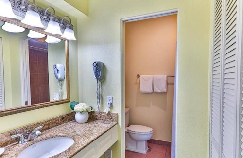 Crystal River House | Ultimate Family Getaway! Amazing Room w/ 2 Double Beds, Outdoor Pool