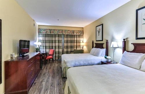 Crystal River House | Ultimate Family Getaway! Amazing Room w/ 2 Double Beds, Outdoor Pool