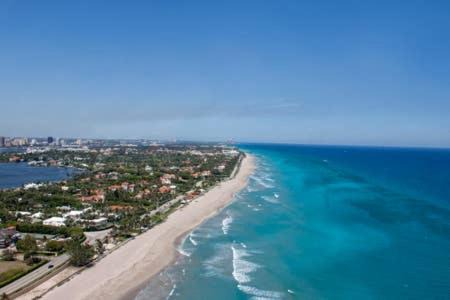 Palm Beach - West Palm Beach Apartment | Ultra modern Palm Beach Island 1 bedroom 400 SF Pool view suite 2 blocks to beach with free parking!