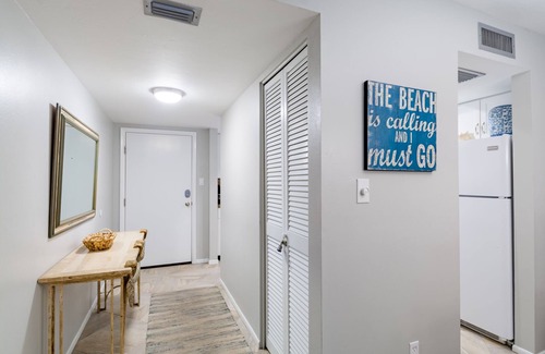 Siesta Key Condo | Unit 123- 2 Bedroom 2 Bathroom Gulf Side Club Interior Condominium