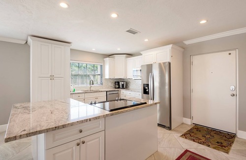 Siesta Key Condo | Unit 175- 2 Bedroom 2 Bathroom Gulf Side Club Corner Condominium