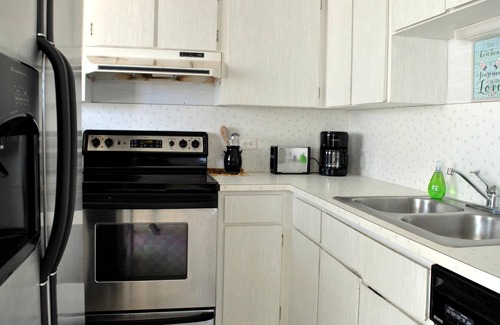 Ocean Grove Terrace Condo | Unit 3 Oceanside 2Bd 1Ba Condos In Ormond-By-The-Sea w/ Large Private Beach Deck