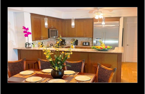 Historic Seaport House | Unlock your Paradise Adventure - Between Sloppy Joe's and the Harbor