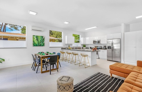 Liberty City House | UP TO 16 GUESTS! MODERN HOUSE NEAR WYNWOOD