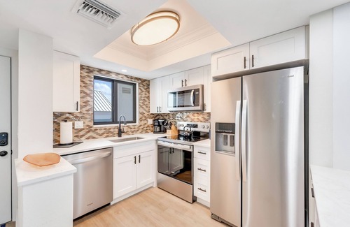Mid Island Condo | UPDATED 2B/2B BEACHFRONT CONDO SEASIDE 301