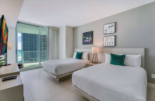Hollywood South Central Beach Apartment | 108 m² Apartment ∙ 2 bedrooms ∙ 6 guests