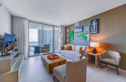 Hollywood South Central Beach Apartment | 108 m² Apartment ∙ 2 bedrooms ∙ 6 guests