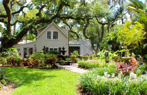 Historic District House | 121 m² House ∙ 1 bedroom ∙ 4 guests