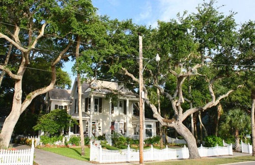 Historic District House | 121 m² House ∙ 1 bedroom ∙ 4 guests