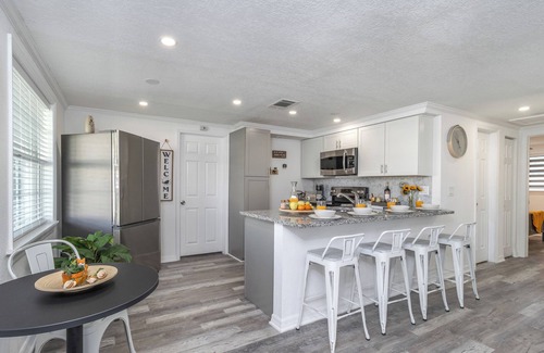 Disston Heights House | Utica House /10M Beach & 10M Downtown /Families/Patio