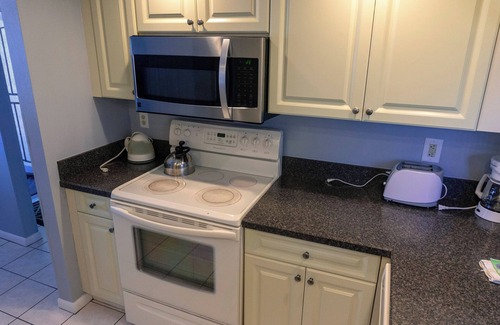 Trailer Estates Apartment | Vacation is Calling! 2 Family-friendly Units, Free Parking, Kitchenette, Pool