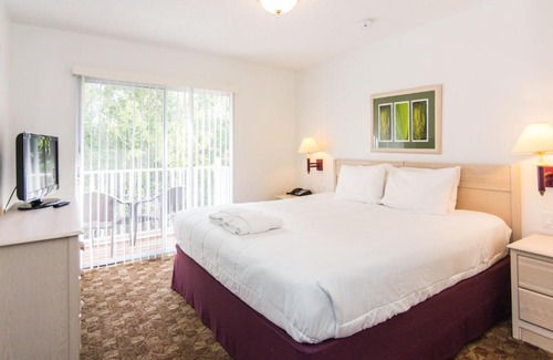 Kissimmee Villa | Vacation Townhome only 8 Miles From Disney (1121)