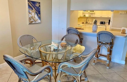 Vanderbilt Beach Condo | Vanderbilt beach retreat!