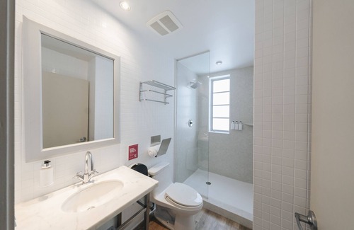 South Beach Hostel | Viajero Miami