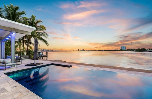 North Bay Village Villa | Villa ∙ 4 bedrooms ∙ 8 guests