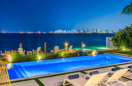 North Bay Village Villa | Villa ∙ 5 bedrooms ∙ 10 guests