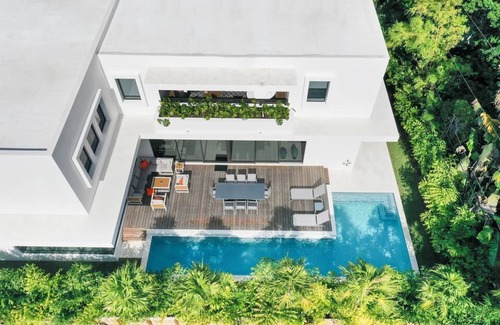 North Bay Village Villa | Villa ∙ 5 bedrooms ∙ 9 guests