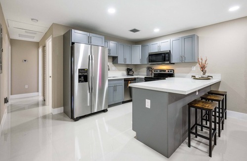 Liberty City House | Villa Aqua | Miami Wynwood House