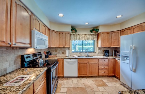 Bonita Shores House | Villa Bonita, Located 5 Min. from Bonita Beach, WIFI, Private Lanai & Pool
