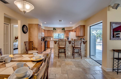 Bonita Shores House | Villa Bonita, Located 5 Min. from Bonita Beach, WIFI, Private Lanai & Pool