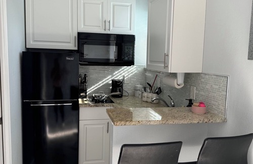 Lely Apartment | Villa El Doral, 5 minutes from Naples Beach and Downtown Naples.