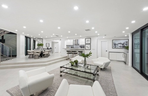 North Bay Village House | Villa Malia Waterfront with Dock