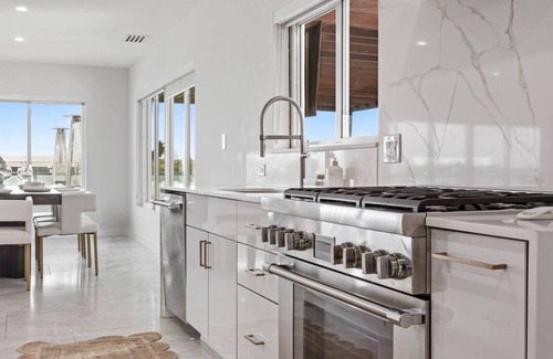 Seybold House | Villa Mara - Stunning Bay Views