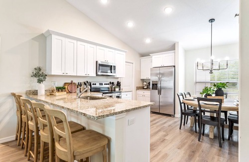 Summerfield House | Village Retreat Large and Spacious Home near the Villages.