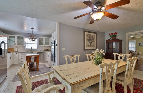 New Smyrna Beach House | Vintage Coastal Retreat: 2BR Home Near Flagler Ave & Beach