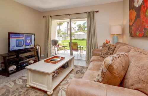 Isla del Sol Apartment | Vista Verde East 6-147, 2 Bedroom, Sleeps 6, Pool View, Heated Pool, Spa