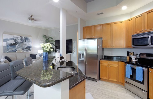 Bonita Shores Condo | VOTED BONITA'S FAVORITE with 85" TV