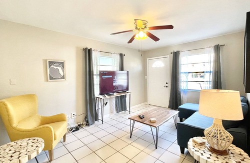 Oakford Park House | Walk to MIDTOWN Restaurants & Shops! Near Raymond James Stadium!