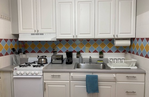 Warm Mineral Springs House | Warm Mineral Springs Cozy Waterfront Apartment