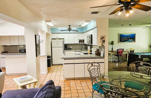 East Fort Lauderdale House | Waterfront-Semi-Detached home, salt water pool, walk to the beach & Center
