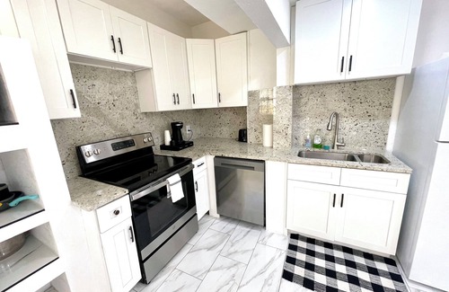 Coquina Key Apartment | WATERFRONT 2bd/1ba Apartment w/Kayaks