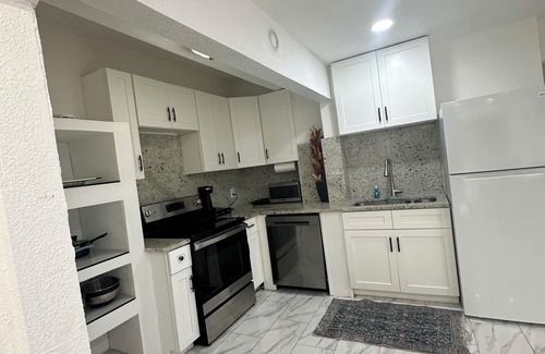 Coquina Key Apartment | WATERFRONT 2bd/1ba Apartment w/Kayaks