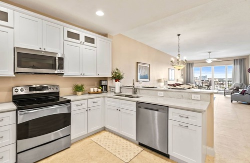 Clearwater Beach Condo | Waterfront Breeze Condo | Pool | Water views