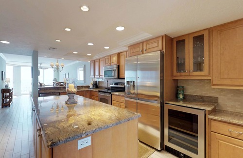 Bradenton Beach Condo | Waterfront condo w/WiFi, furnished balcony and easy beach access