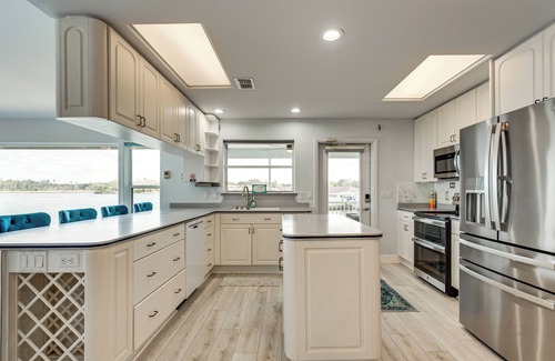 Crystal Shores House | Waterfront Gem: Crystal River Family Home