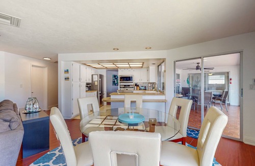 Marco Island House | Waterfront Home with Private Dock & Enclosed Lanai - Near Residence Beach